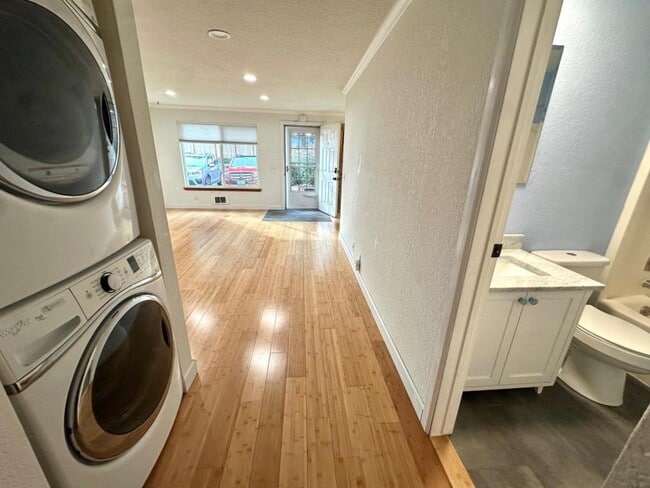 Photo - 6113 204th St SW Unidad g1