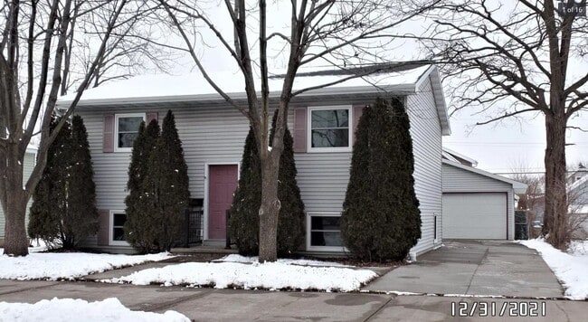 Building Photo - 406 W 7th Ave