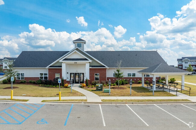 Colonel Bluffs - Clubhouse