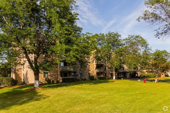 Woodview Apartments - Woodview Apartments