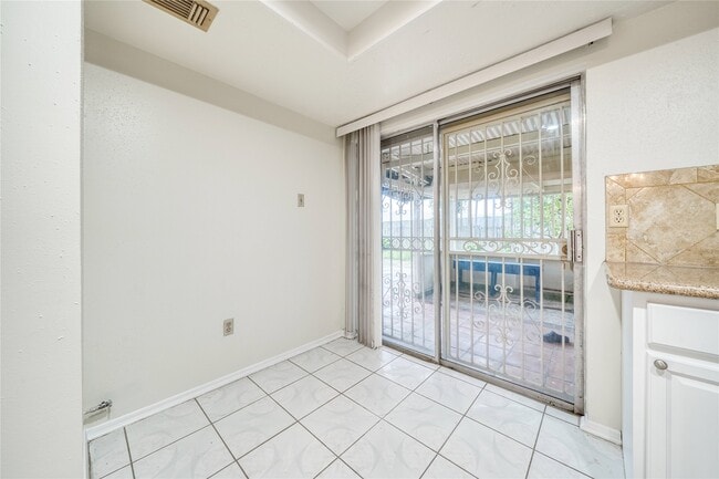Photo - 7811 Westbank Ave