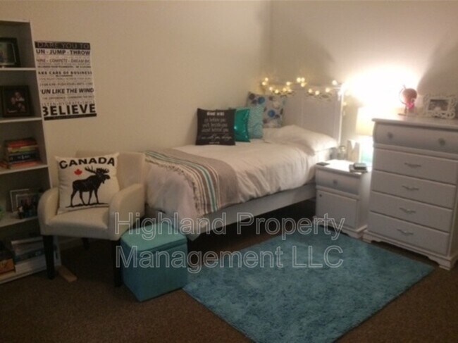 Photo - 572 NE Stadium Way