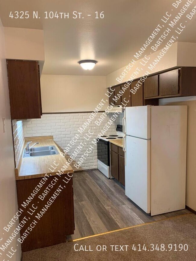 Photo - 4325 N 104th St Unit 16