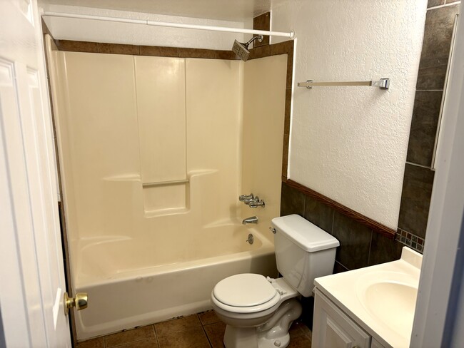 Photo - 411 E Thoroughbred St Unit 411 Thoroughbred