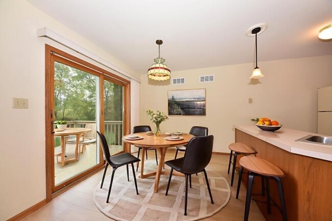 Photo - 1335 Jensen Ct