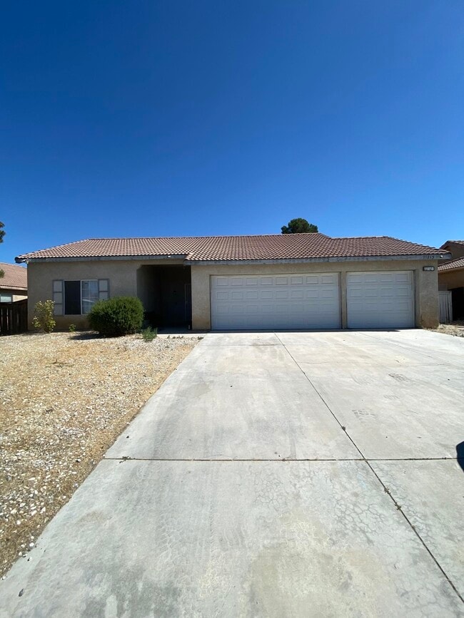Photo - 11215 Westbrook Dr House