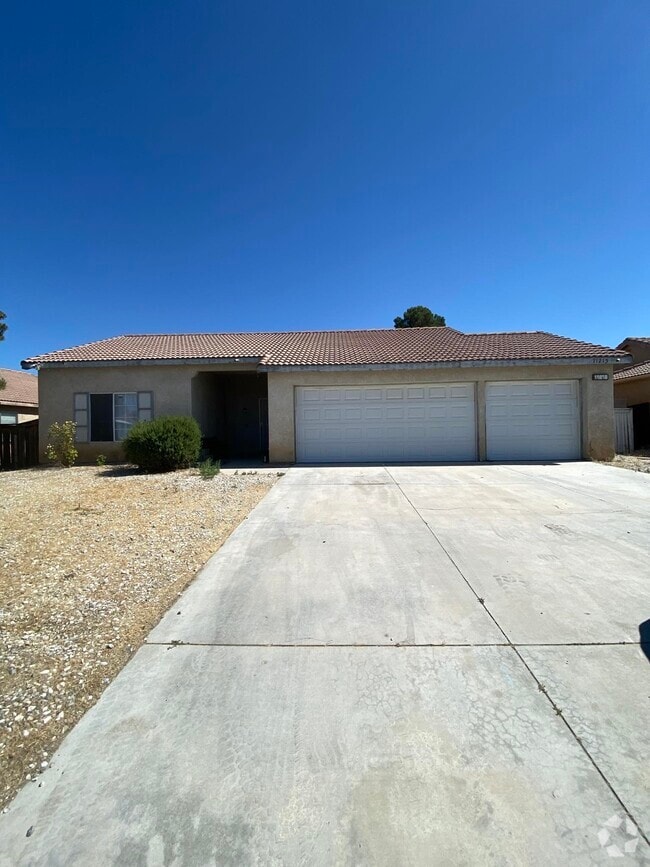 Building Photo - 11215 Westbrook Dr Rental