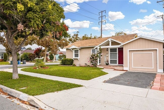 Photo - 6903 Henrilee St