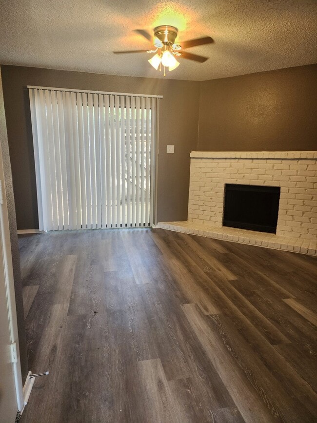 Photo - 112 Allencrest Dr