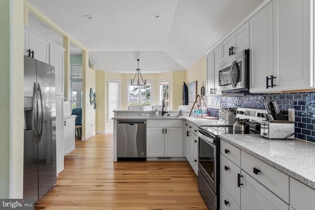 Photo - 298 Lakeside Dr