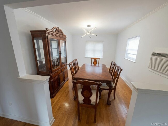 Photo - 1080 Rhinelander Ave