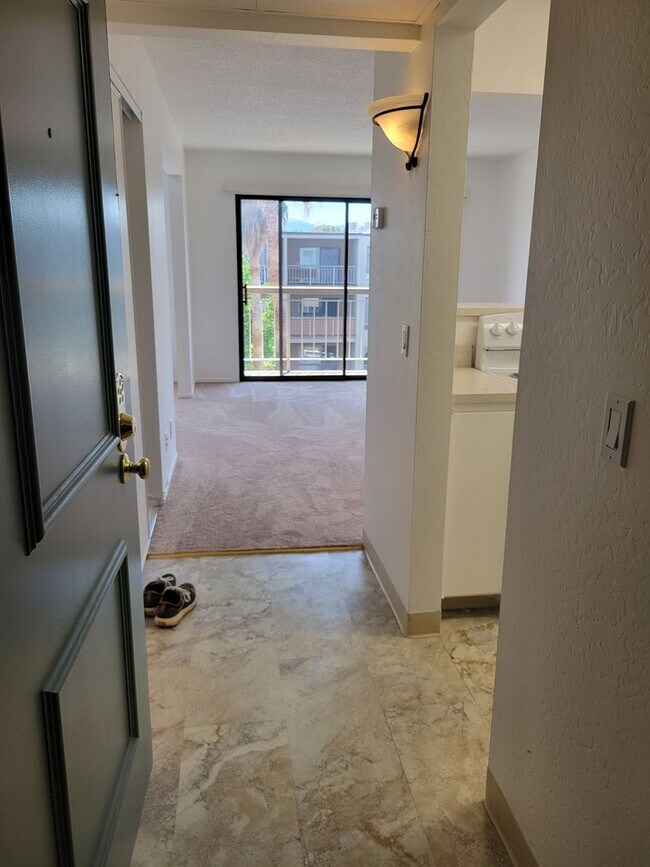 Photo - Super Light and Bright Junior 1 Bedroom in The Keys Unit 505