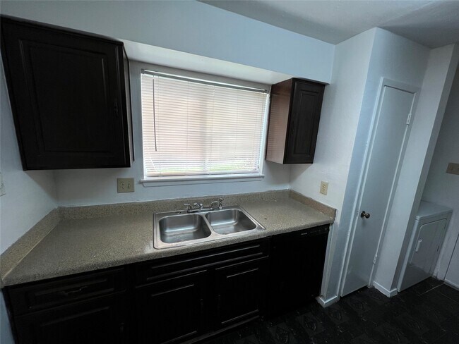 Building Photo - 8048 Sands Point Dr