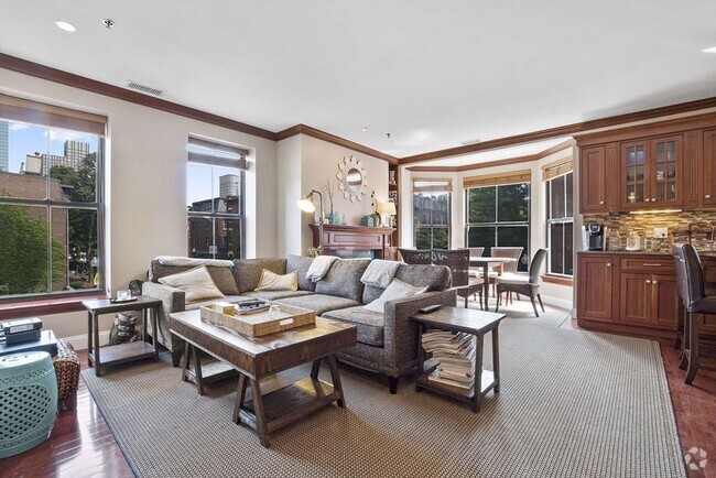 Building Photo - 14 Clarendon St Unit 202 Rental