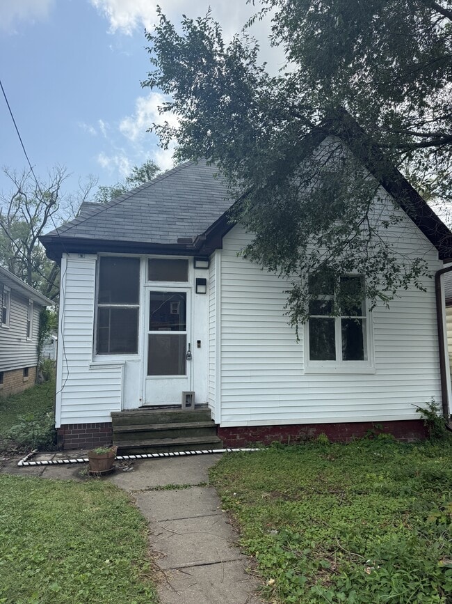 Building Photo - 818 W Nowland Ave Rental