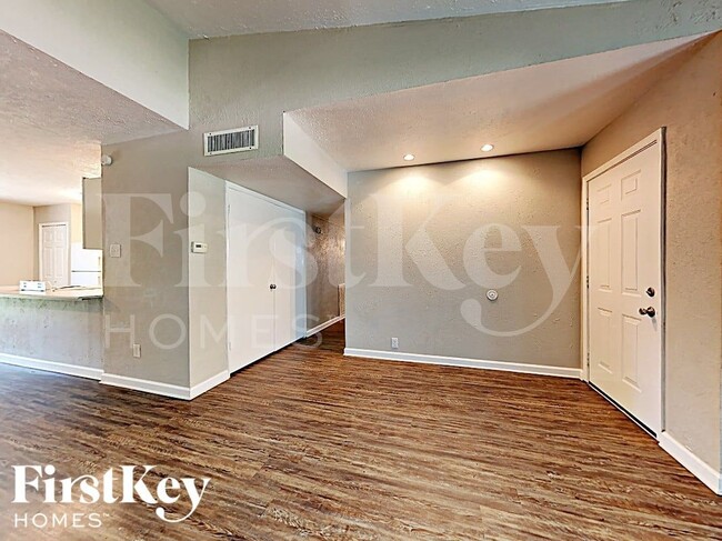 Photo - 6914 Pickett Dr