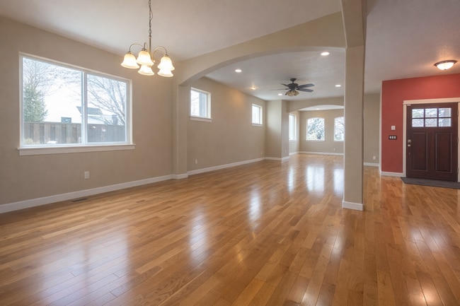 Photo - Expansive 5 Bedroom Hillsboro Home with 3 Bathrooms & Modern Comfort