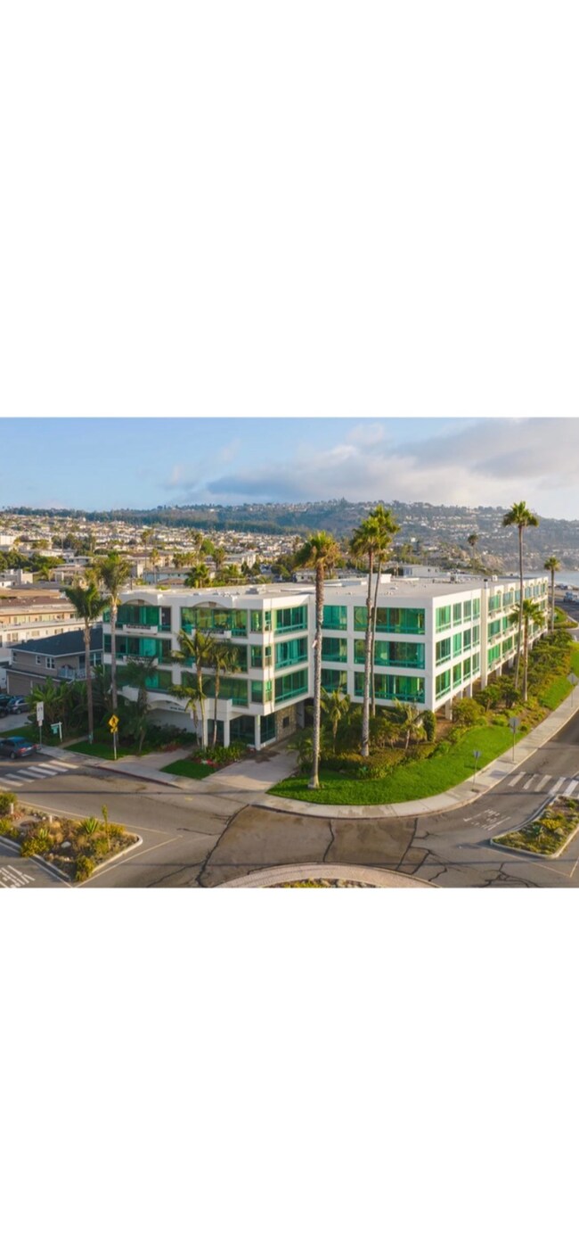 Building Front 1 - 201 Calle Miramar Unidad 16