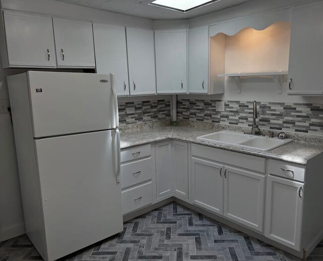 Building Photo - 11313 Reading Rd Unit B