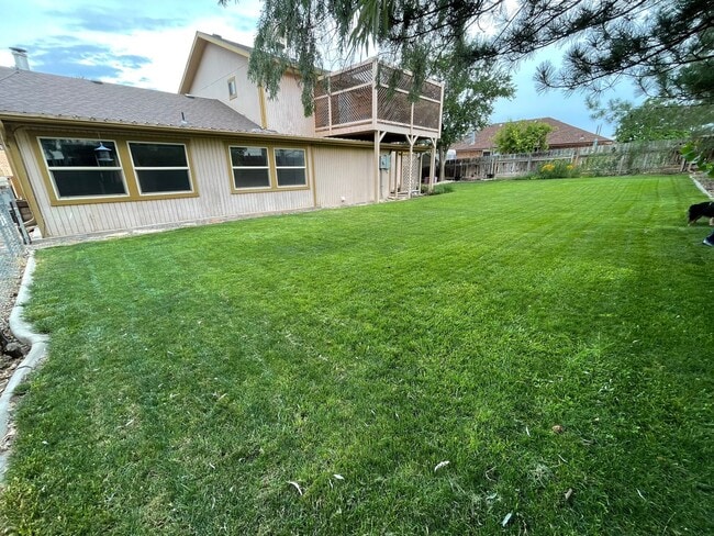 Building Photo - 3 bedroom, 2 bath, 2 car garage for rent O... Rental