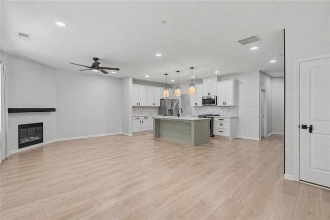 Photo - 1339 Endicott Ct