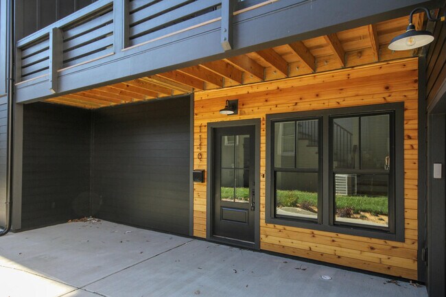 Photo - 1110 Greenleaf Ave