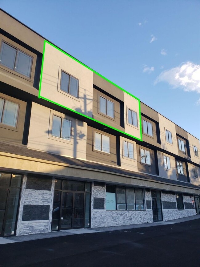 Building Photo - 44 Bergen Blvd Unit 8-8 Rental