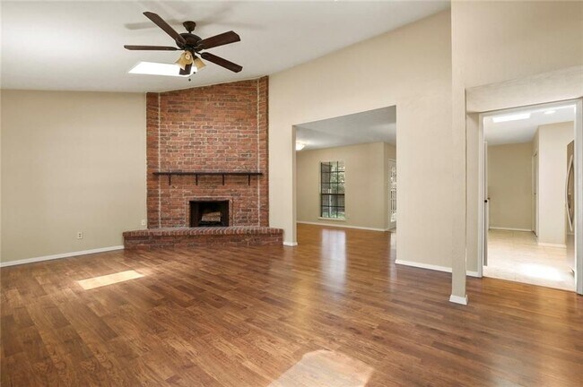 Photo - 3800 Hackberry Ln