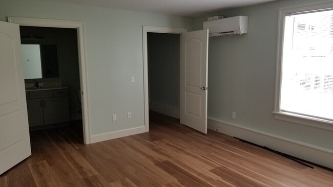 Photo - 462 Main St Unit 44