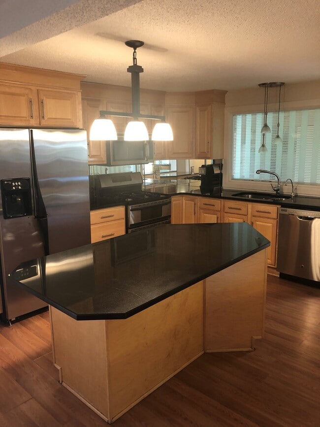 Building Photo - 311 Racebrook Rd