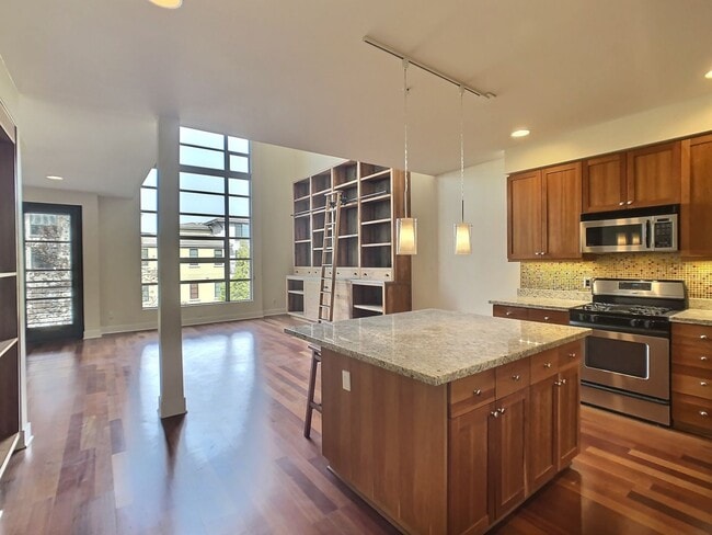 Building Photo - BRIGHT, SPACIOUS 1BD/1.5BA LOFT IN JAPANTOWN - DOWNTOWN SAN JOSE Unit 207