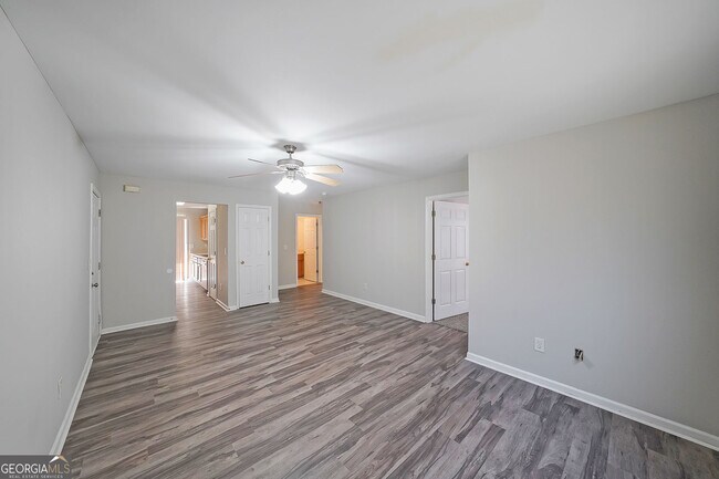 Photo - 703 Stonehaven Cir