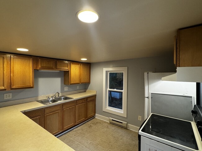 Photo - 320 W Stephen St