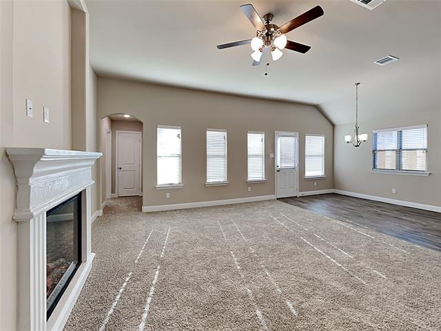 Photo - 633 Comal Dr