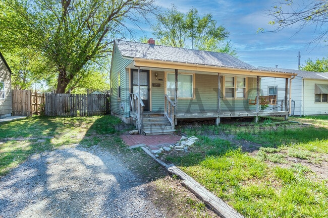 Photo - 1912 N Hood St