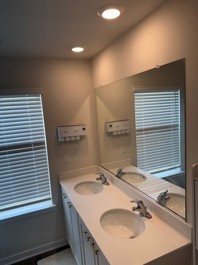 Photo - 7451 Fern Gully Way