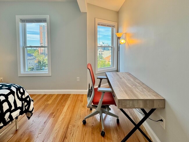 Photo - 190 Hillside St Unit 2