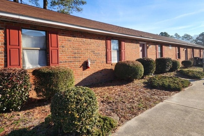 Photo - Larkin Lane Apartments