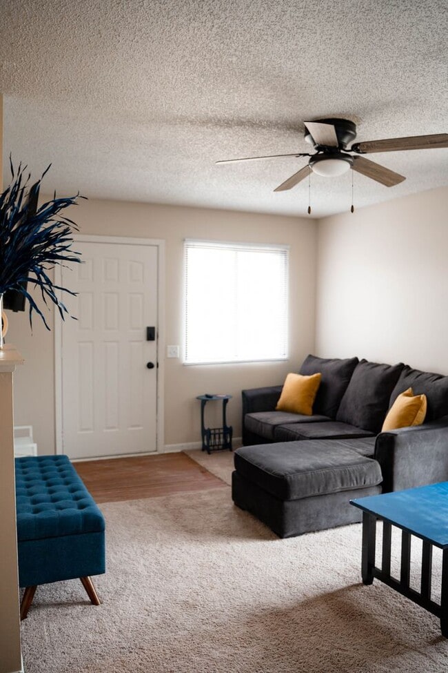 Photo - 2020 Fairfield St Unidad 2020