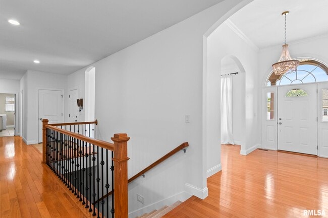 2312 W Laurel St