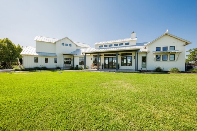 Building Photo - 703 Woodland Hills Dr Rental