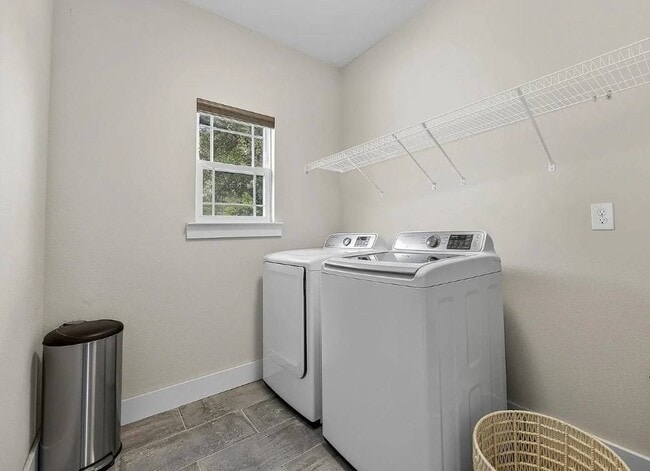 Photo - 417 W Belmont St