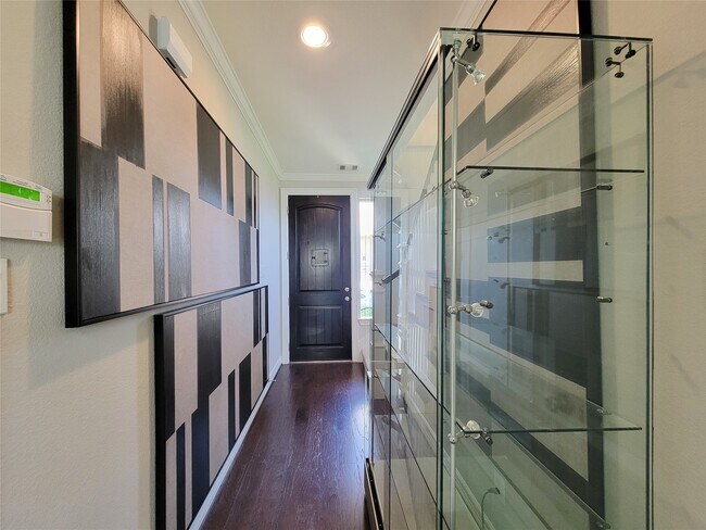 Photo - 432 N Live Oak St