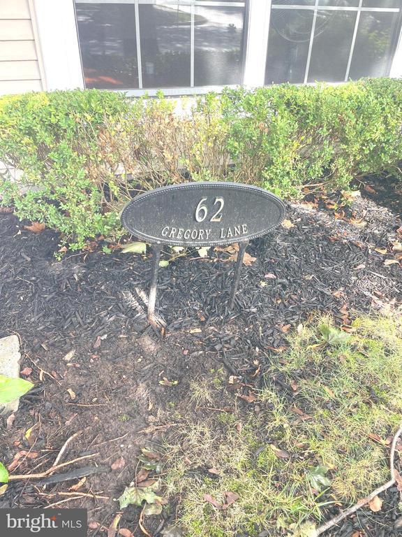 62 Gregory Ln