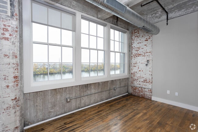 1BR, 1BA - 650SF