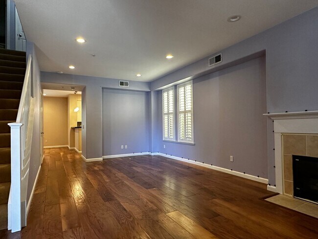 Photo - Gorgeous 3 bedroom, 2 and a half bathroom townhome in Hamilton Field for rent!
