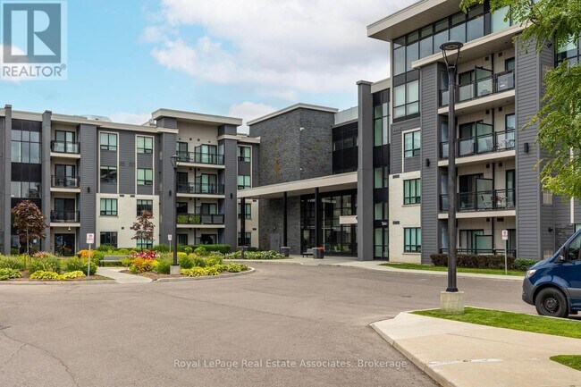 Photo - 3170 Erin Mills Pkwy Unit 321