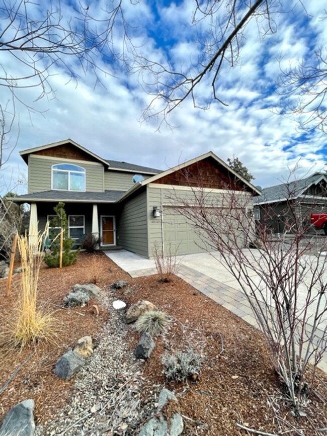 Beautiful 4 bedroom NW Bend Home! - Beautiful 4 bedroom NW Bend Home!