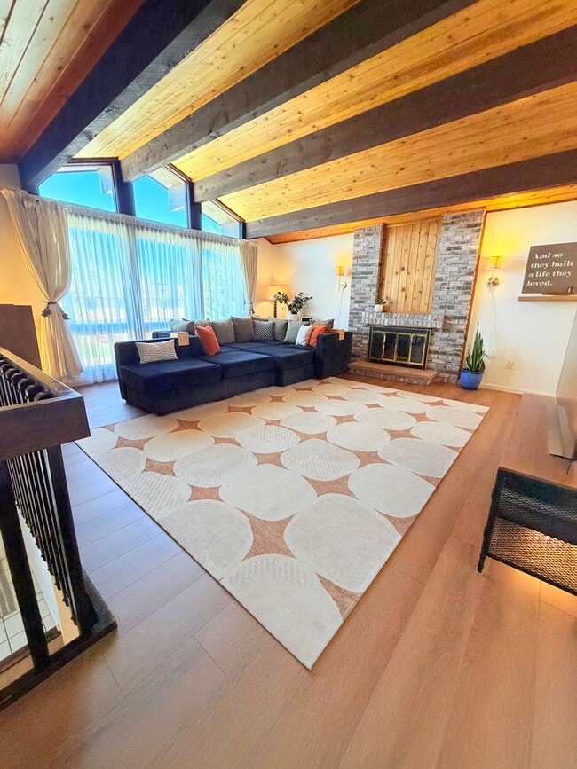 Photo - Beautiful Spacious Fox Farm Home