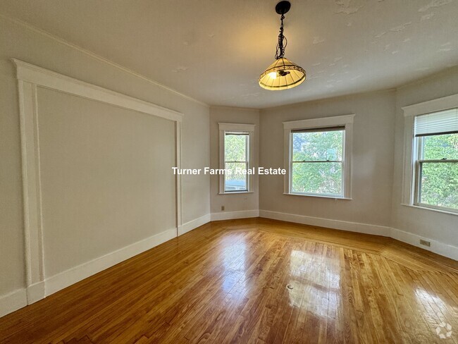 Building Photo - 16 Chetwynd Rd Unit 1 Rental